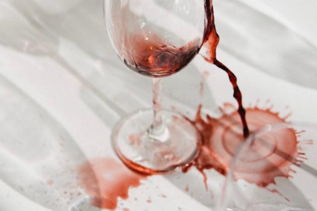 The 9 most effective tricks to remove wine stains