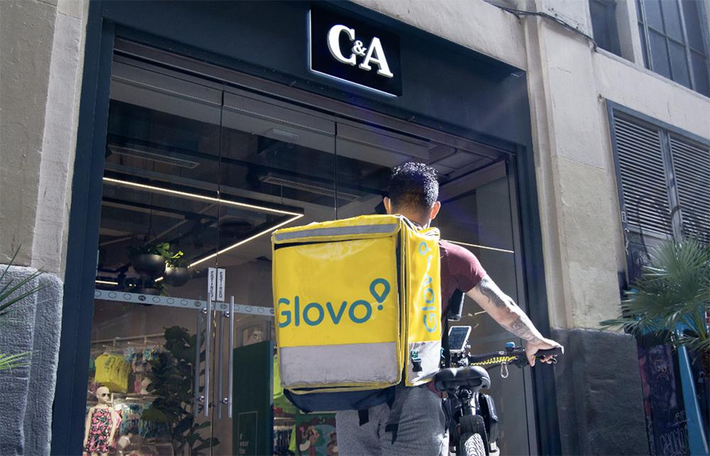 Málaga, entre las ciudades en las que Glovo y C&A unen sus fuerzas para llevarte la compra a casa