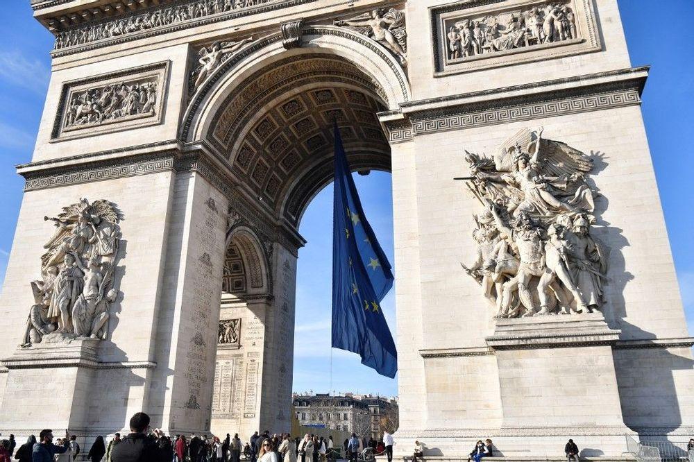 Arc de Triomphe : la photocopieuse de Clément Beaune a des ratés Arc de Triomphe : la photocopieuse de Clément Beaune a des ratés 