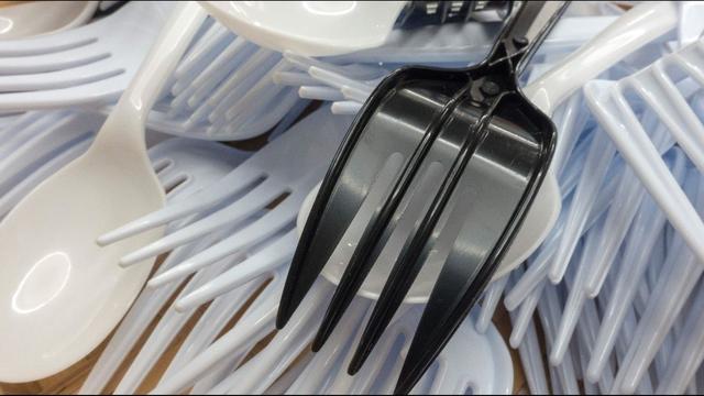 New Washington law requires customers to ask for plastic utensils, straws
