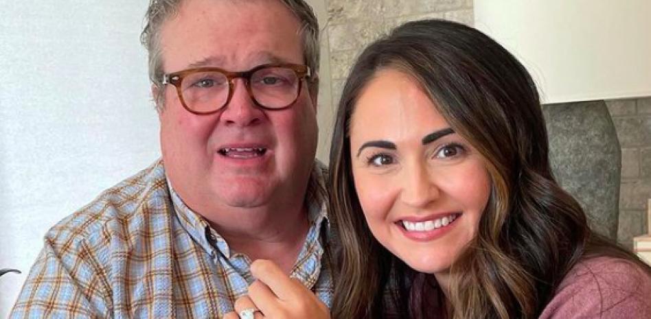 Eric Stonestreet se defiende de las críticas por casarse con una mujer más joven 