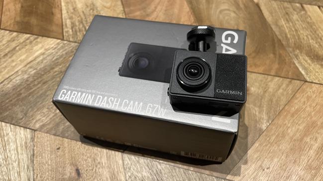 Test de la Garmin Dash Cam 67W 