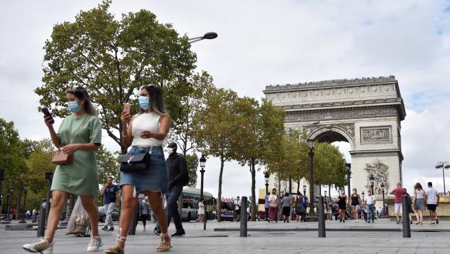 Mascarilla en exteriores ya no será obligatoria en París | Minuto a minuto 