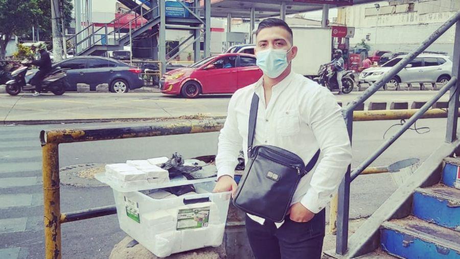 Jorge Herrera, el joven de 23 años que dejó su empleo y ahora se gana la vida vendiendo sándwiches en el Parque Infantil | Noticias de El Salvador 