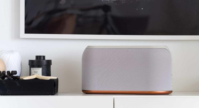 Jays in with living-styled sizeable speakers – Pickr