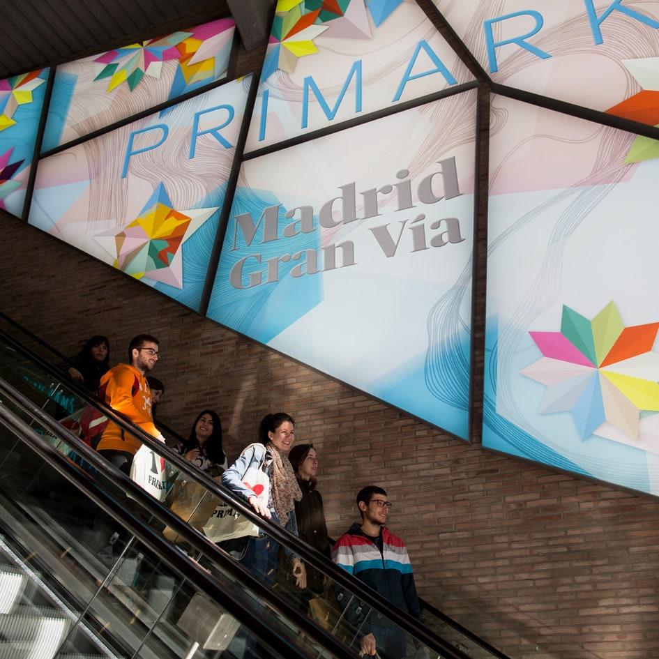 Of selling cookies to conquer US: how Primark made us addicted to purchases