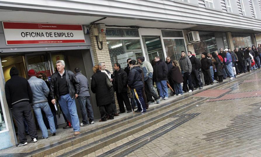Spain would register unemployment close to 10% today if the labor reform had been approved in 2008