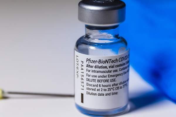 As.com ¿Por qué la segunda dosis de la vacuna Pfizer produce más efectos secundarios? 