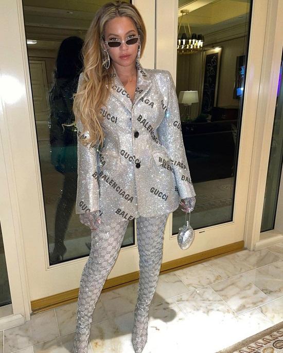 Beyoncé celebra cumpleaños de su esposo en outfit Gucci y Balenciaga lleno de brillos
