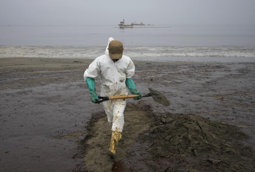 Diario HOY | Suben a 24 las playas contaminadas por el derrame de petróleo en Perú 