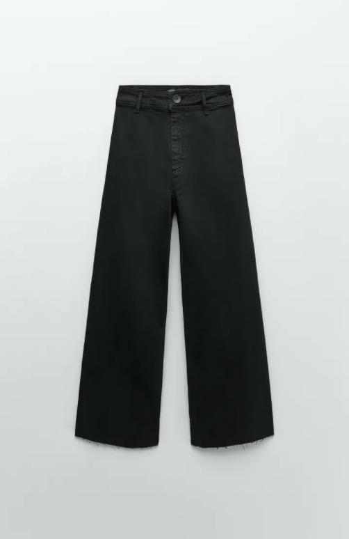 The little ones are going to copy the black cowboy pants of Zara bell to Alexandra Pereira in Zara Kids because you will avoid cutting the bass