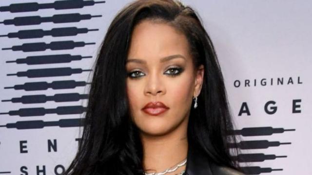 Rihanna en vestido transparente enciende con este atrevido baile para Instagram 