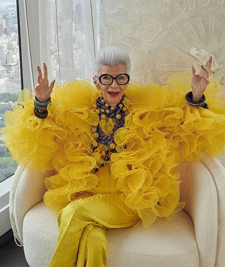 Qui est Iris Apfel, icône de la mode qui fête ses 100 ans ?