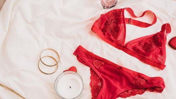What underwear color should you use to attract good luck on New Year's eve?