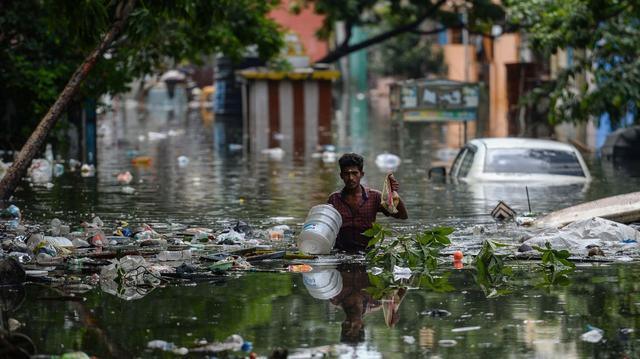 India: at least 30 dead or missing in floods