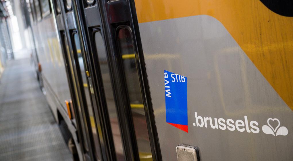 Mehdi réalise des centaines de tests dans les nouveaux métros STIB: «Sable et béton pour simuler le poids des voyageurs»
