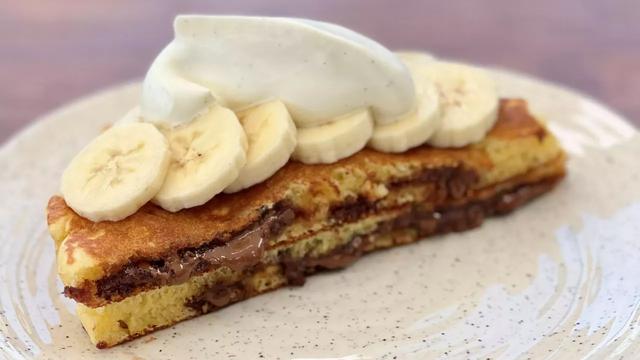 La recette des pancakes au chocolat et à la banane de Cyril Lignac