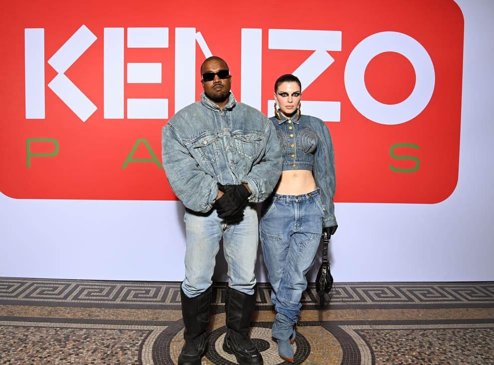 Crumpe Le style de couple coordonné de Kanye West et Julia Fox : photos
