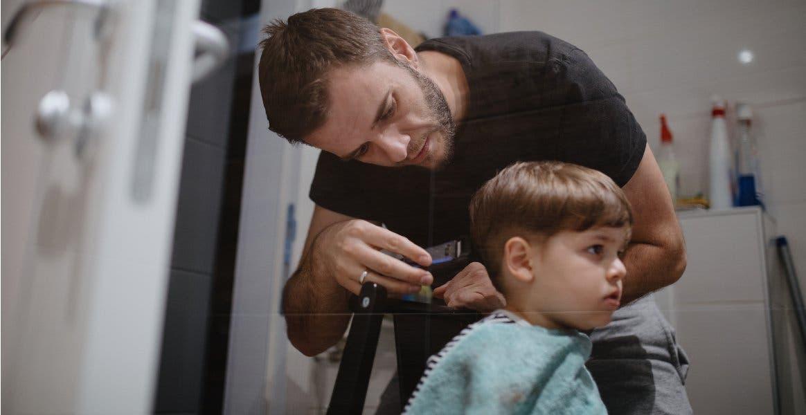 Couper sa barbe ou ses cheveux à la tondeuse : 10 conseils pour réussir