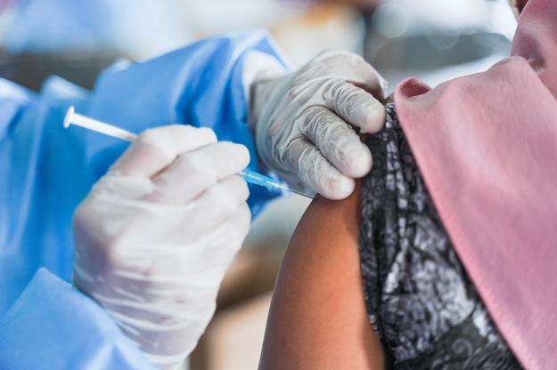 Novavax und Serum Institute of India erhalten Notfallzulassung für Covid-19-Impfstoff in Indien 