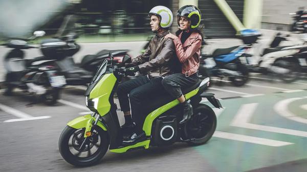 Echamos cuentas para saber qué tipo de scooter sale más barato por kilómetro… y no es el eléctrico
