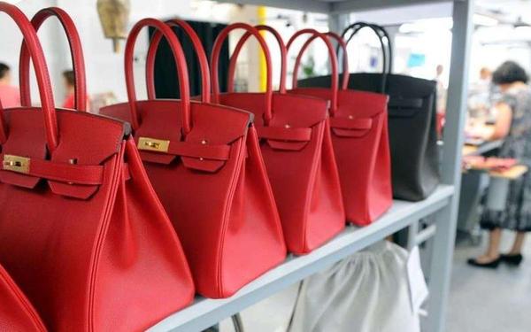 Trafic de faux sacs Hermès : jusqu'à six ans de prison ferme et 1,5 million d'euros d'amende