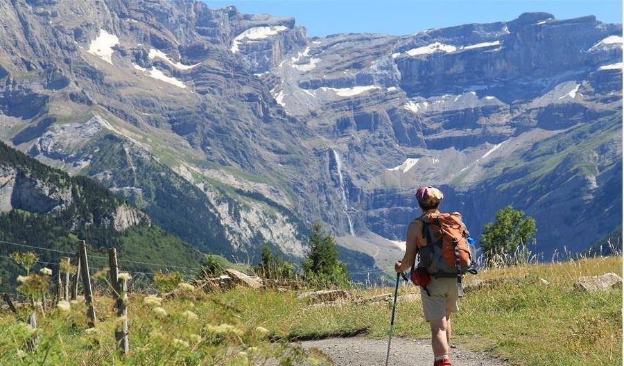 10 micro-aventures en France pour randonner à la montagne 
