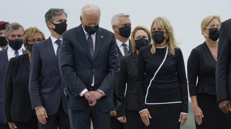  Joe Biden: Drama at the coffin!  US President badly insulted after funeral service