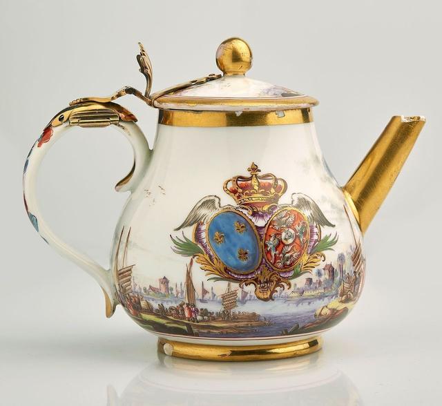 An exceptional royal teapot put up for auction in Cherbourg