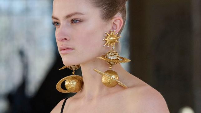12 sensational jewelry identified on the parades of Haute Couture Fashion Week