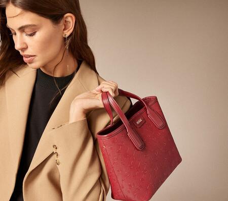 Take advantage of Black Friday in El Corte Inglés and take first -brand bags with more than 50% discount: Calvin Klein, Tous, Guess and more