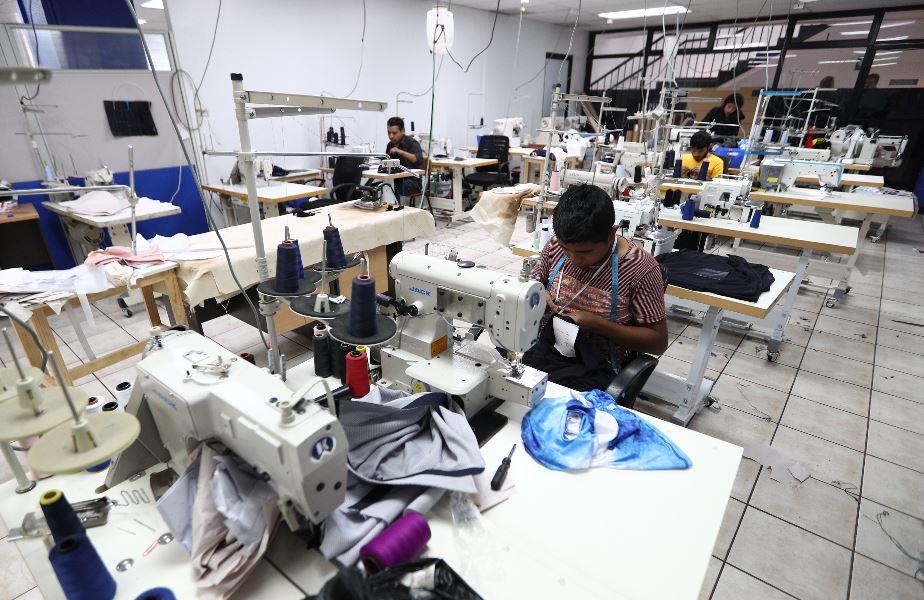Record closure for clothing exports