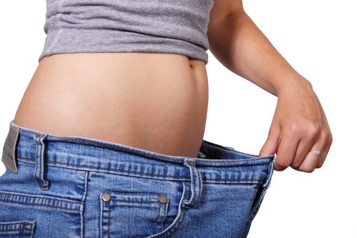 Perdre du poids : ces choses qu'il ne faut pas faire après 17h si l'on souhaite faire disparaître son ventre 