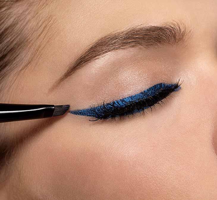 3 façons d’utiliser l’eye-liner pour agrandir les yeux et rajeunir le regard 