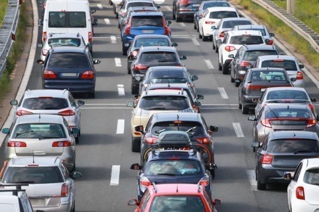 Departures on vacation: how do traffic jams form on the road?