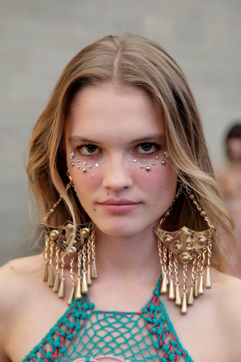 Les 6 tendances bijoux à retenir de la Fashion Week printemps-été 2022