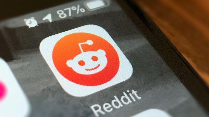Reddit tests allowing users to set any NFT as their profile picture, similar to Twitter 