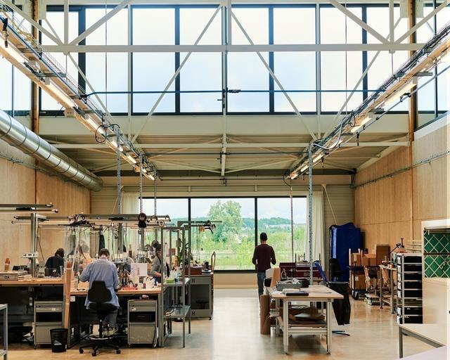 The Hermès workshop in Montereau wants to give wings to a region hard hit by unemployment