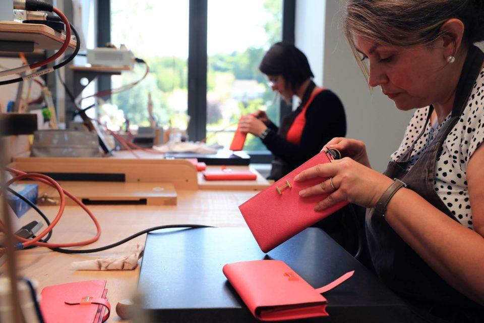 L’atelier Hermès de Montereau veut donner des ailes à un territoire durement touché par le chômage 