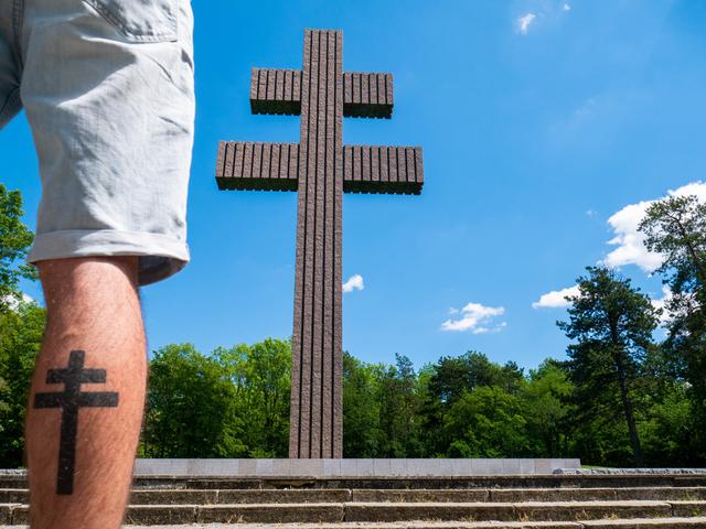 Cross of Lorraine, Mirabelle: they explain why their tattoo represents Lorraine