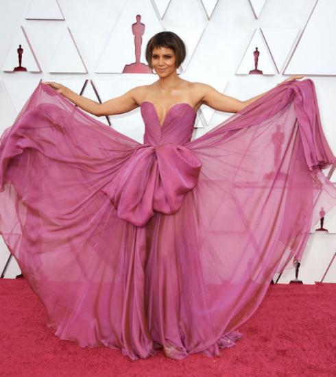 Oscars 2021 : les plus beaux looks du tapis rouge - Elle 