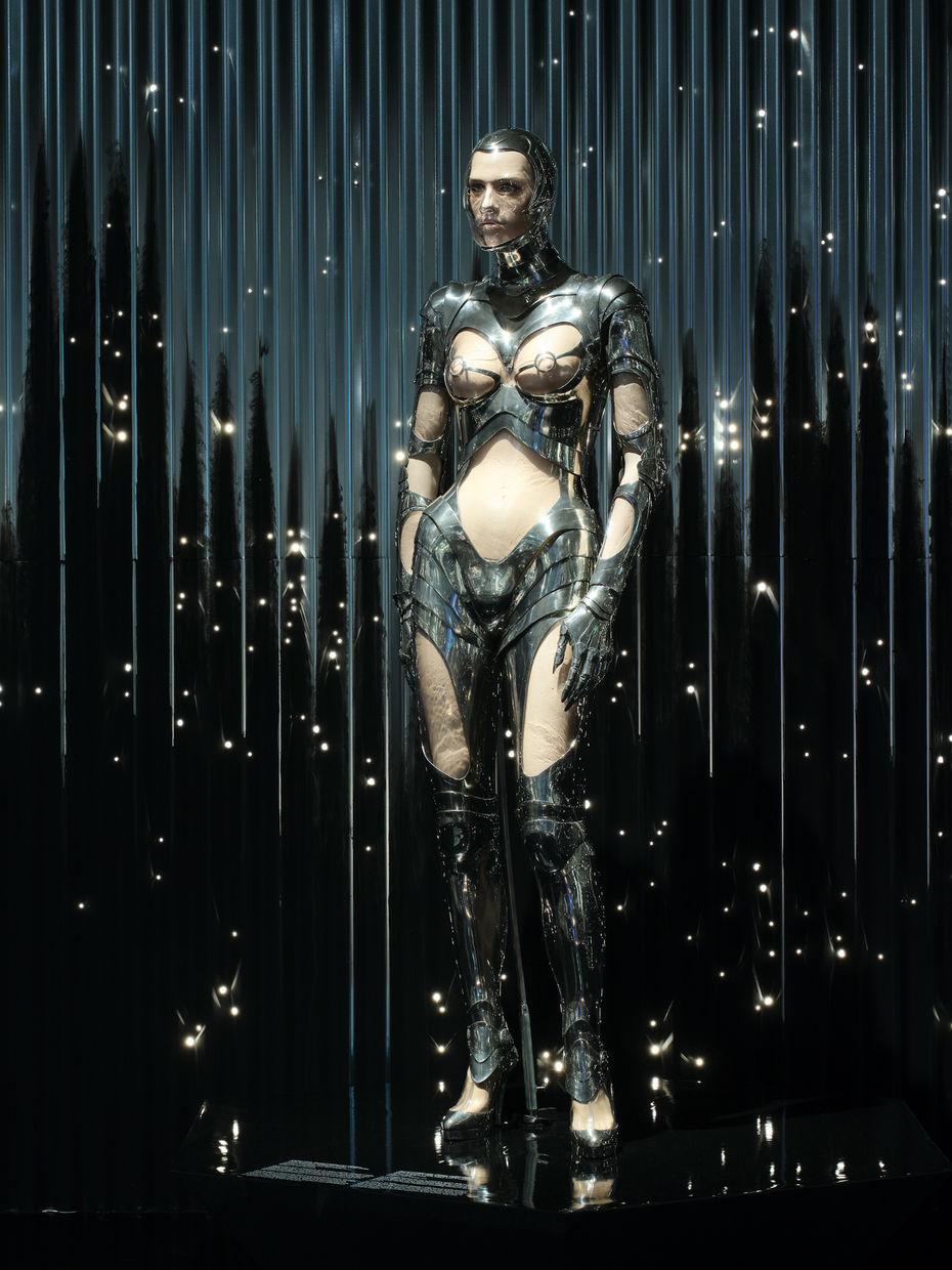 [Entracte - Expo] Thierry Mugler, Couturissime, or the art of seducing with industrial materials