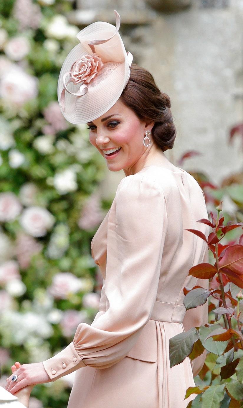 Herzogin Kate: 7 Hochzeiten, bei denen sie der bestangezogene Gast war