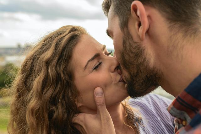 The perfect kiss tips and advice to kiss properly