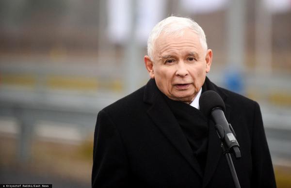 Chcą kupić Jarosławowi Kaczyńskiemu drzwi. "Zrobimy taki happening, że mu się odechce"
