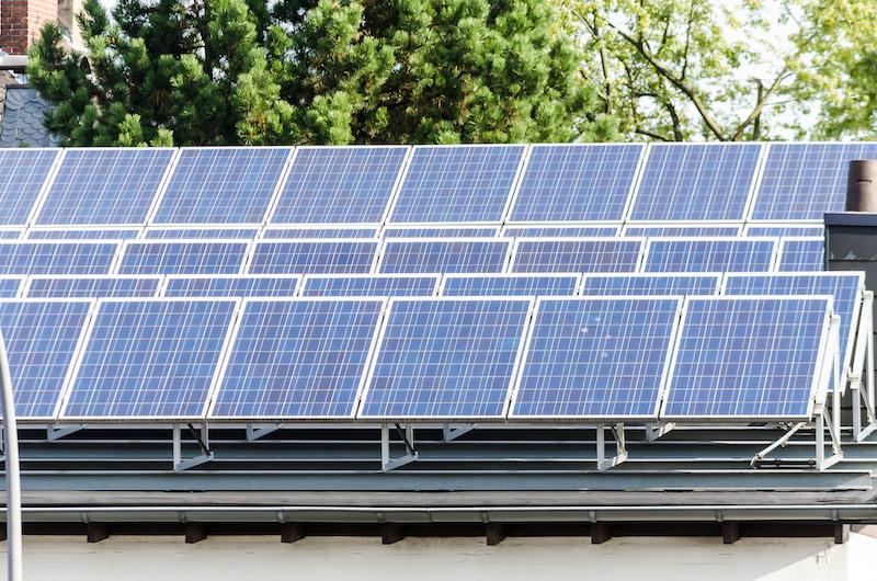 Photovoltaik-Anlage auf dem Flachdach: Das müssen Sie wissen 