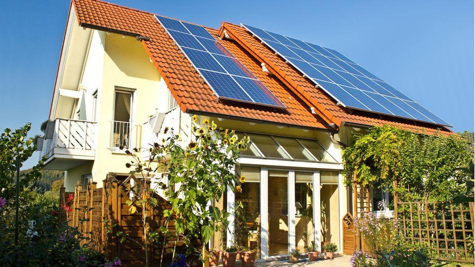 Eigener Solarstrom kostet auf Dauer nur ein Drittel des Stroms aus dem Netz 
