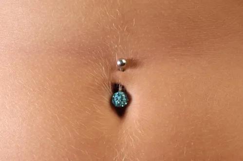 Belly button piercing: You have to pay attention to this