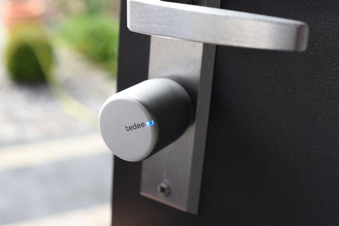 Tedee - test of a smart lock with which you can open the door with your smartphone