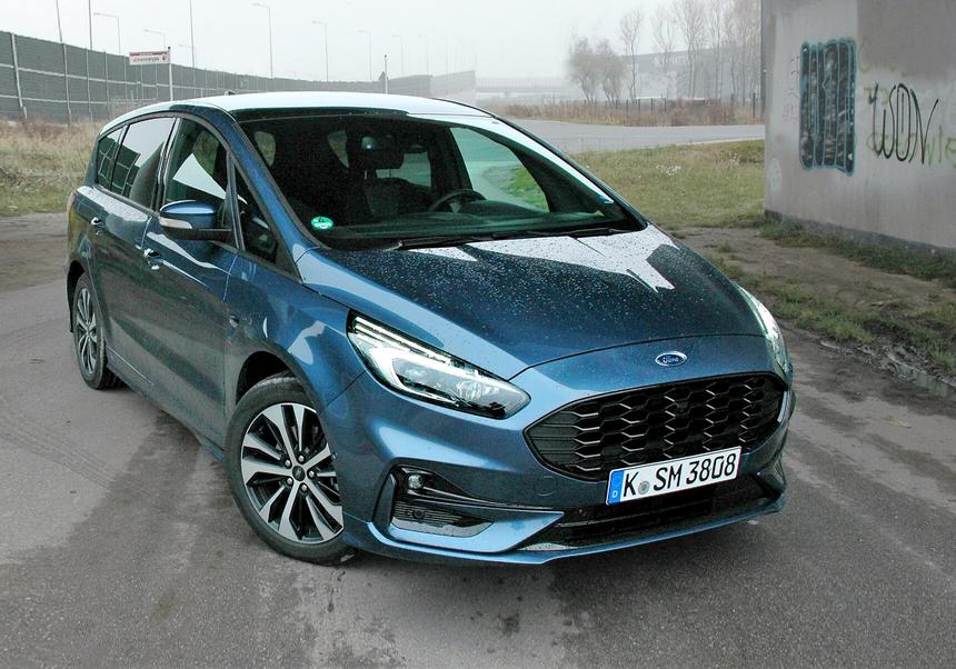 Ford S -Max Hybrid smoke little, has a large cabin and there is no competition - test, opinion